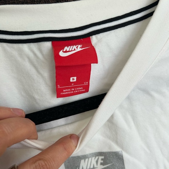 Nike White and Black Trim Tee - Picture 3 of 3